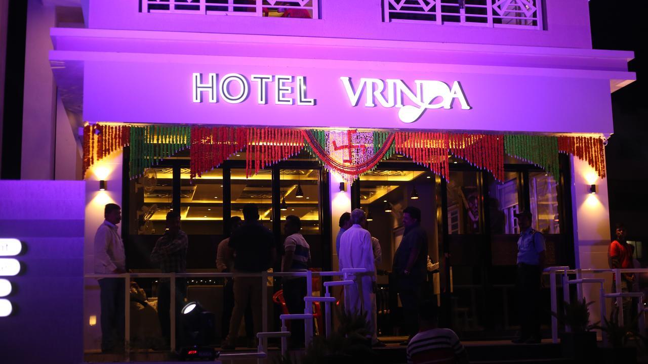 Hotel Vrinda Lātūr Buitenkant foto